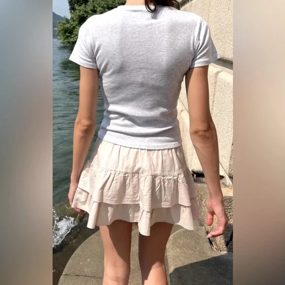 NWT! BRANDY MELVILLE ADORABLE 1SZ STRETCHY BAND SKIRT! TRENDING! 5 ⭐️’S! - Picture 5 of 6